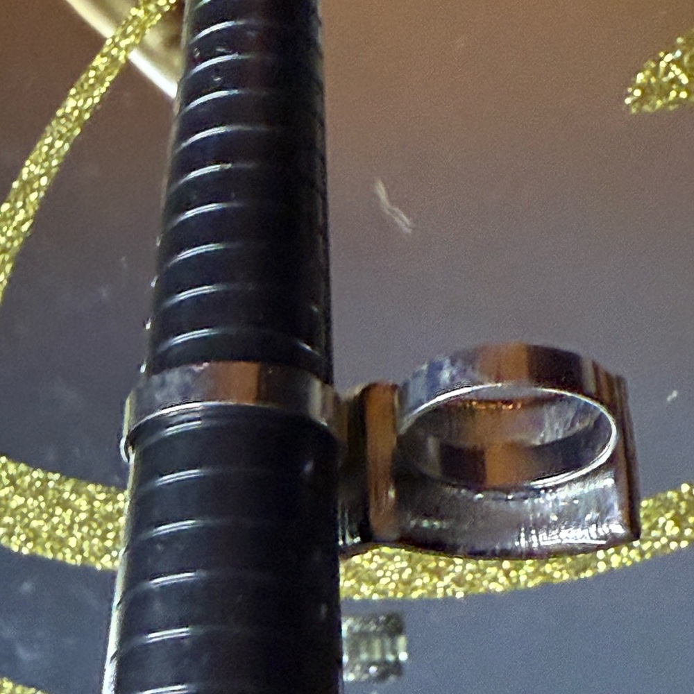Elegant Silver and Black Women's Ring - Picture 5 of 9